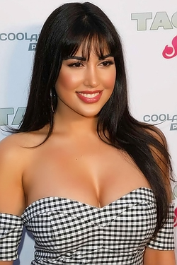 Estrella Nouri Nude