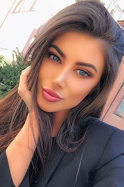 Social Media Sensation Nika Mariana