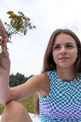 Sirena Milano Fucks Her Boyfriend On A Picnic Blanket In An Open Field - 00