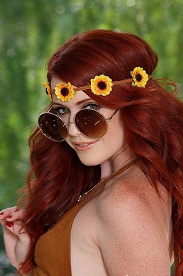 Elle Alexandra - Hippie Redhead In Denim Shorts - Shaved Pussy Fingering