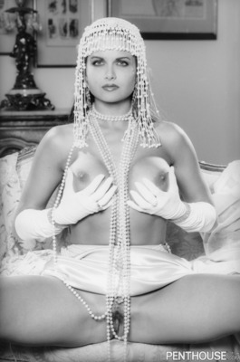 Tiffany Burlingame - Burlesque Glamour In Pearls And Gloves - 03