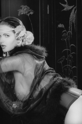 Tiffany Burlingame - Burlesque Glamour In Pearls And Gloves - 05
