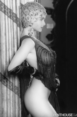 Tiffany Burlingame - Burlesque Glamour In Pearls And Gloves - 07