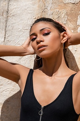 Hannah Le In Unknown Territory - 00