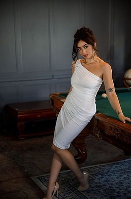 Chloe Surreal In Rack 'em Up - 00