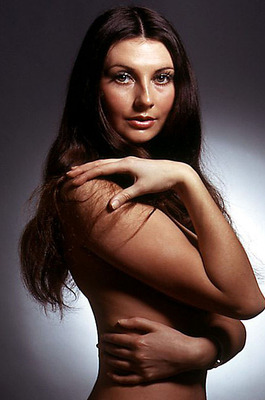 Indian Babe Shanaya Steamy Nude Shower