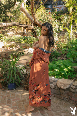 Ali Rose, Lauren Lee, Ali Claire, Steph And Brookliyn Show Off Five Outdoor Looks - 12
