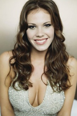 Nikki Cox