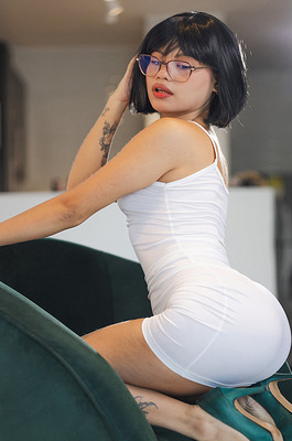 Lilith Baph She Loves My Fingers - 02