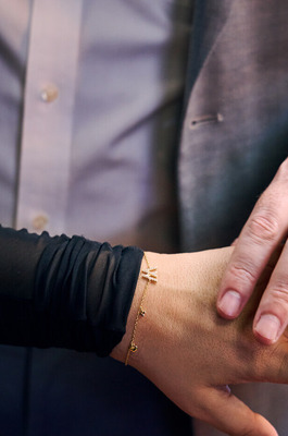 Lacy Takes A Blindfolded Gangbang From Four Studs While Her Husband Films - 07